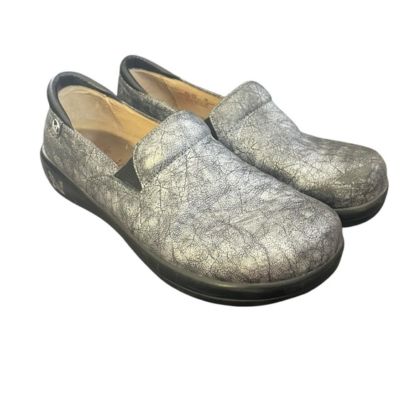 Alegria Keli Clog Cracked Silver Metallic Size 8 (39 EU) Nursing Comfort - Picture 1 of 6